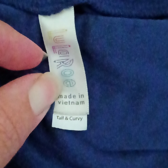 LuLaRoe Carly (S) with Navy (T/C) leggings - Picture 4 of 4